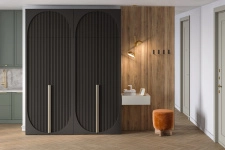 Какие двери лучше: раздвижные или распашные